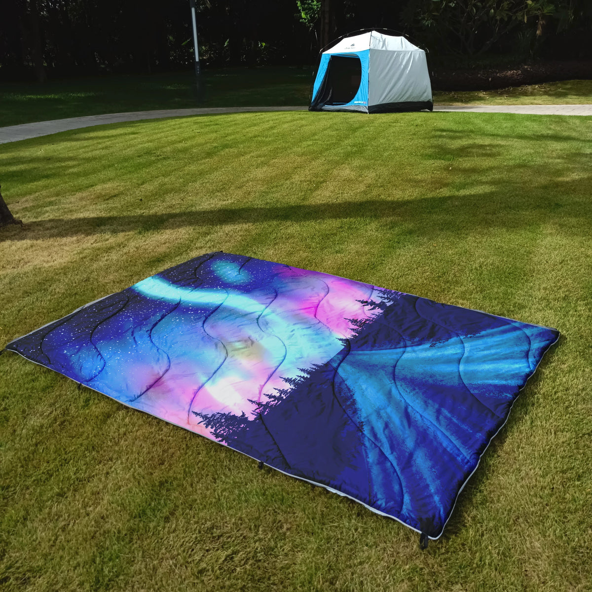 Waterproof Portable Camping Blanket With Storage Bag For Hiking