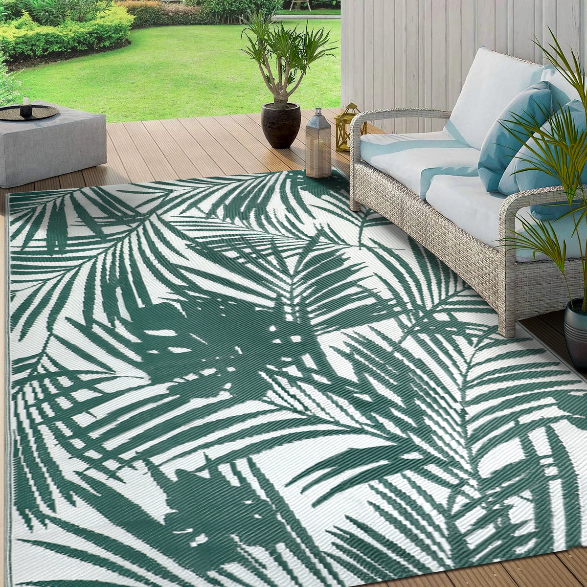Waterproof Recycled Plastic Outdoor Rug For Patio And Camping